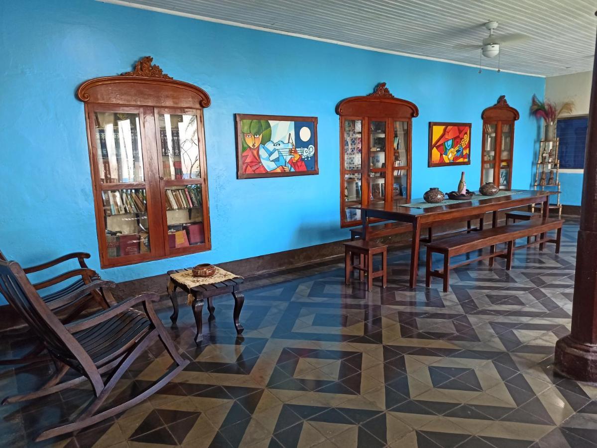Hostal Harvest House León Esterno foto