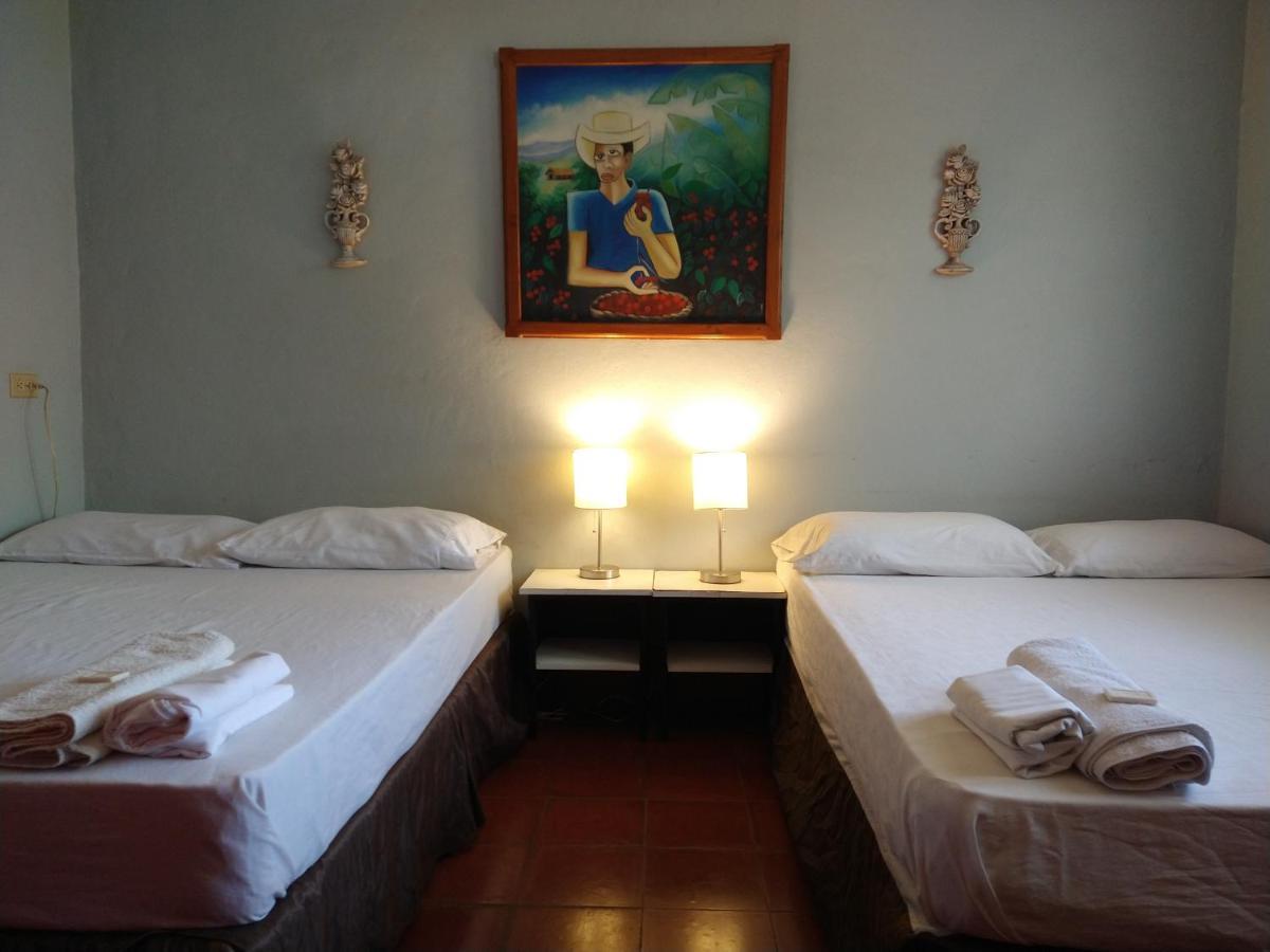 Hostal Harvest House León Esterno foto
