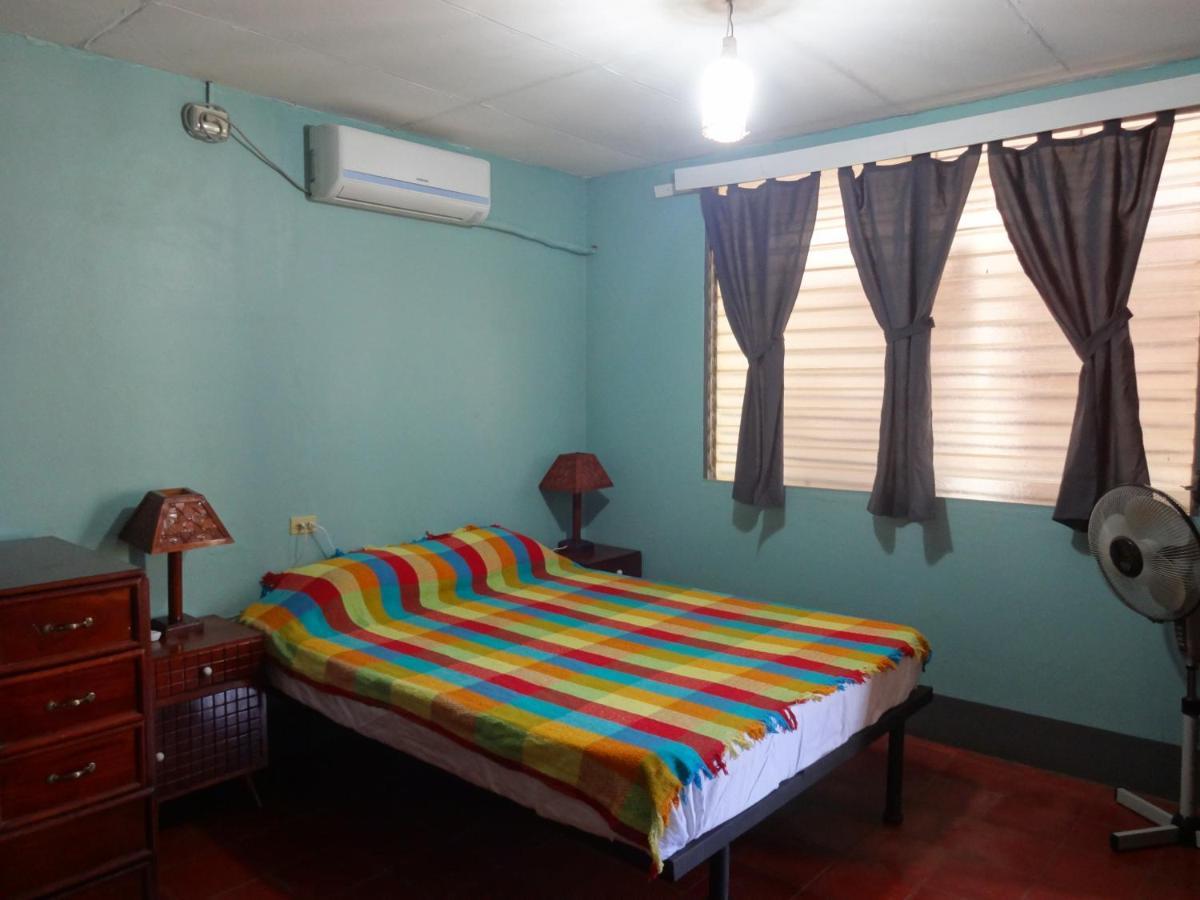 Hostal Harvest House León Esterno foto
