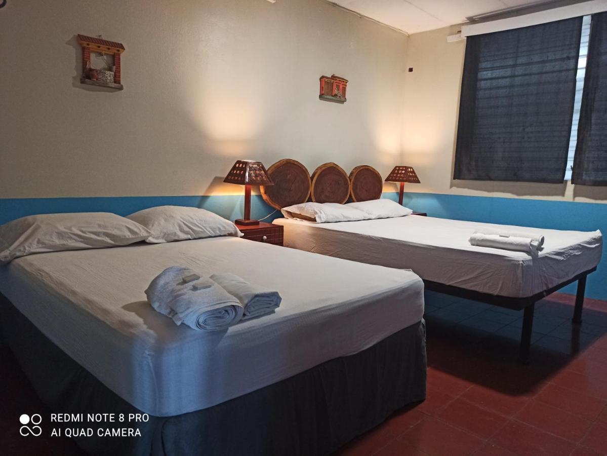Hostal Harvest House León Esterno foto