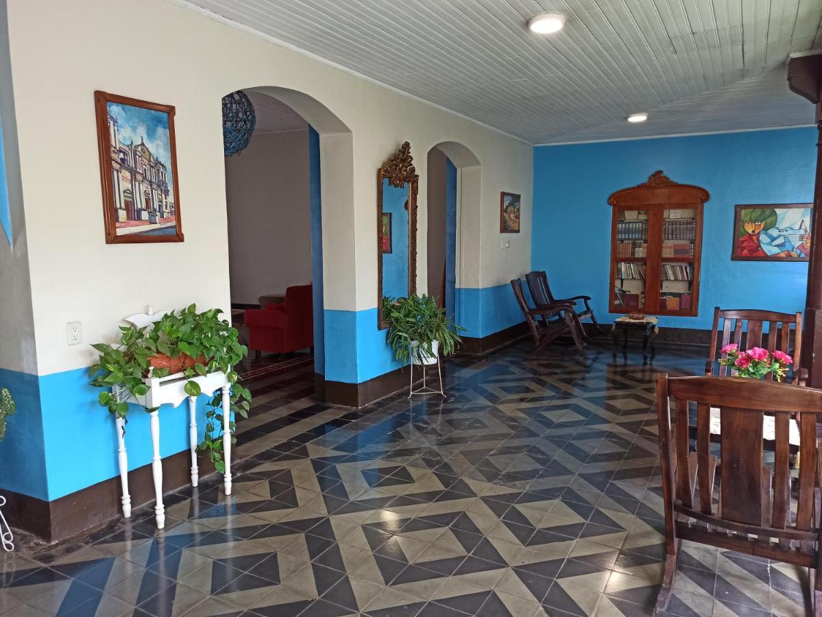Hostal Harvest House León Esterno foto