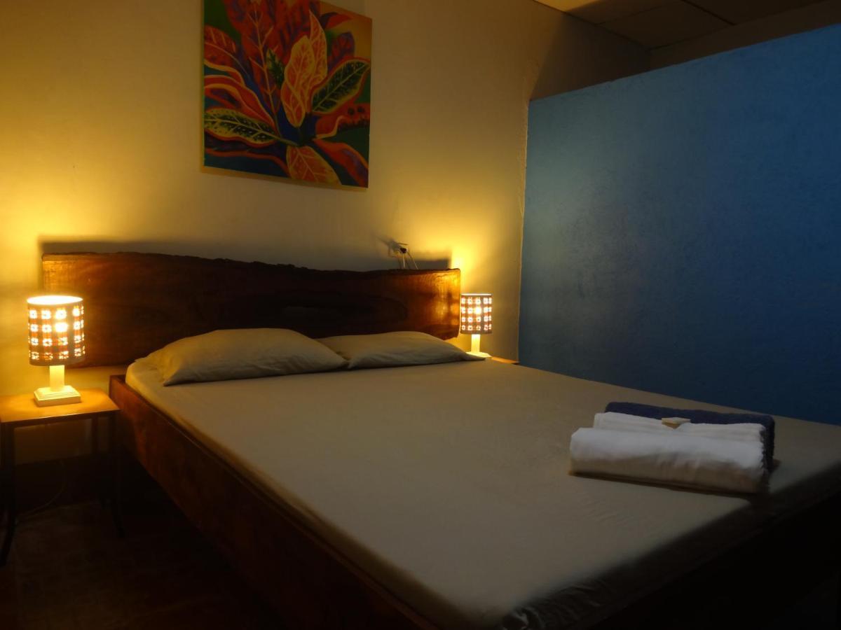 Hostal Harvest House León Esterno foto