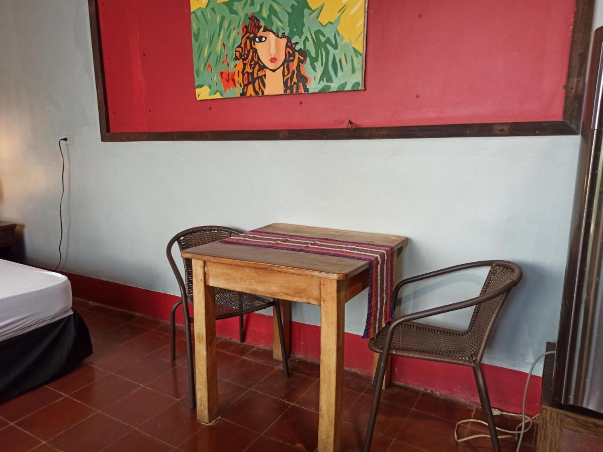 Hostal Harvest House León Esterno foto