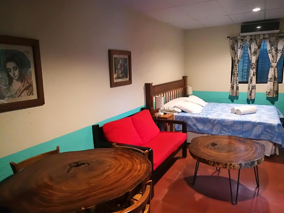Hostal Harvest House León Esterno foto